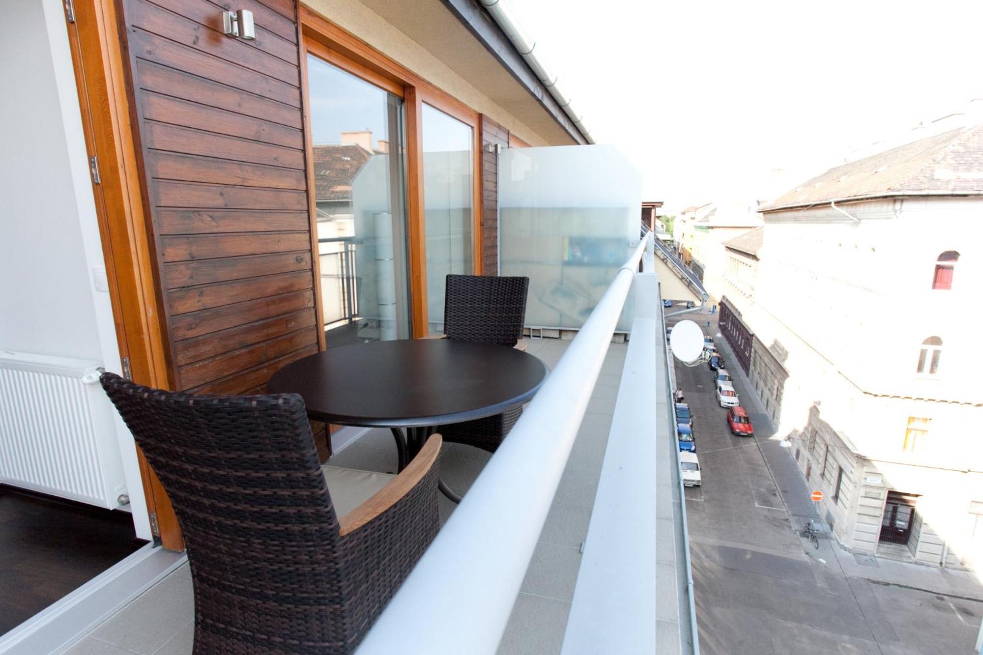 Budapest Terrace Apartment ภายนอก รูปภาพ